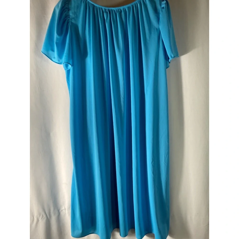VTG Miss Elaine Classics Blue Floral Embroidered Nylon Nightgown XL 20809BT‎